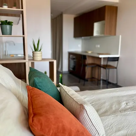 Moderne Et Lumineux Avec Balcon Vue A バンドール